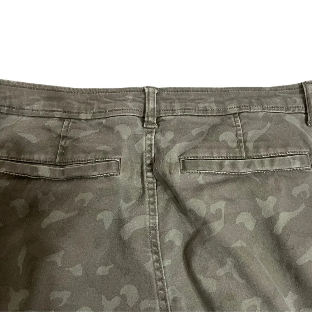 Market & Spruce- Camo skinny pant - Picture 6 of 7